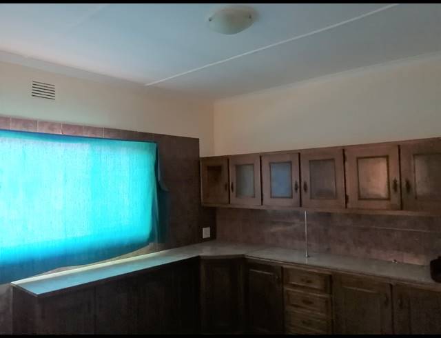 3 BEDROOM FREEHOLD SOLD IN STILFONTEIN EXT 4